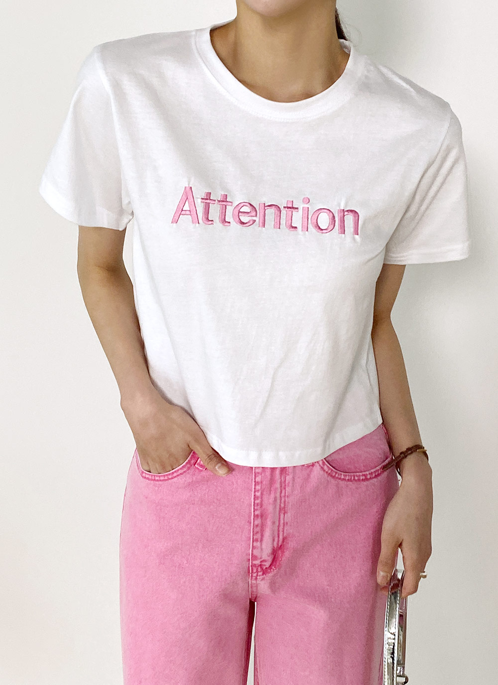Attention刺繍クロップドTシャツ | レディースファッション通販 - DHOLIC