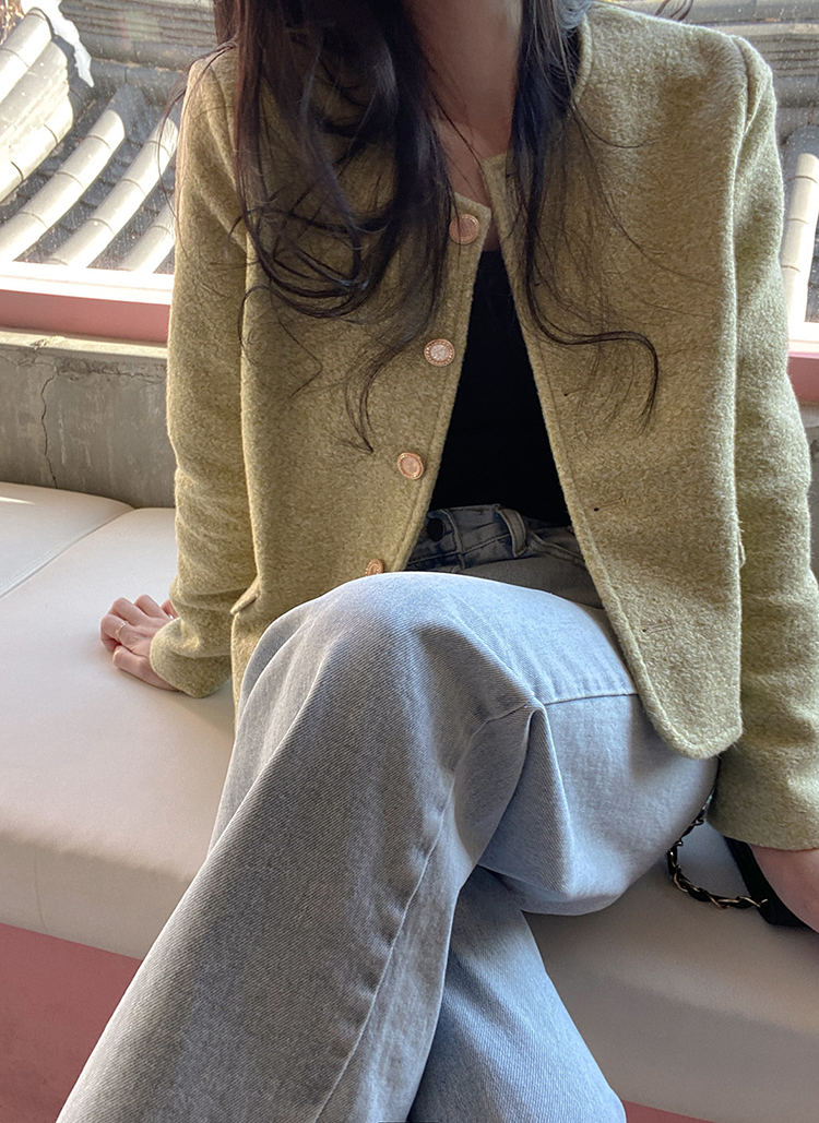 ノーカラーブークレゴールドボタンジャケット | レディース