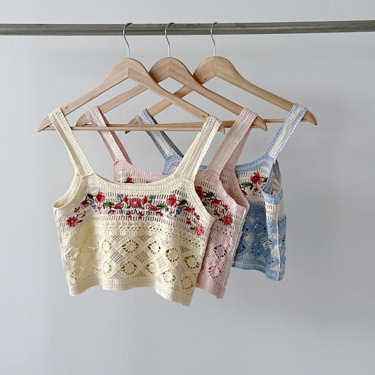 花柄刺繍ビスチェ - メルカリ