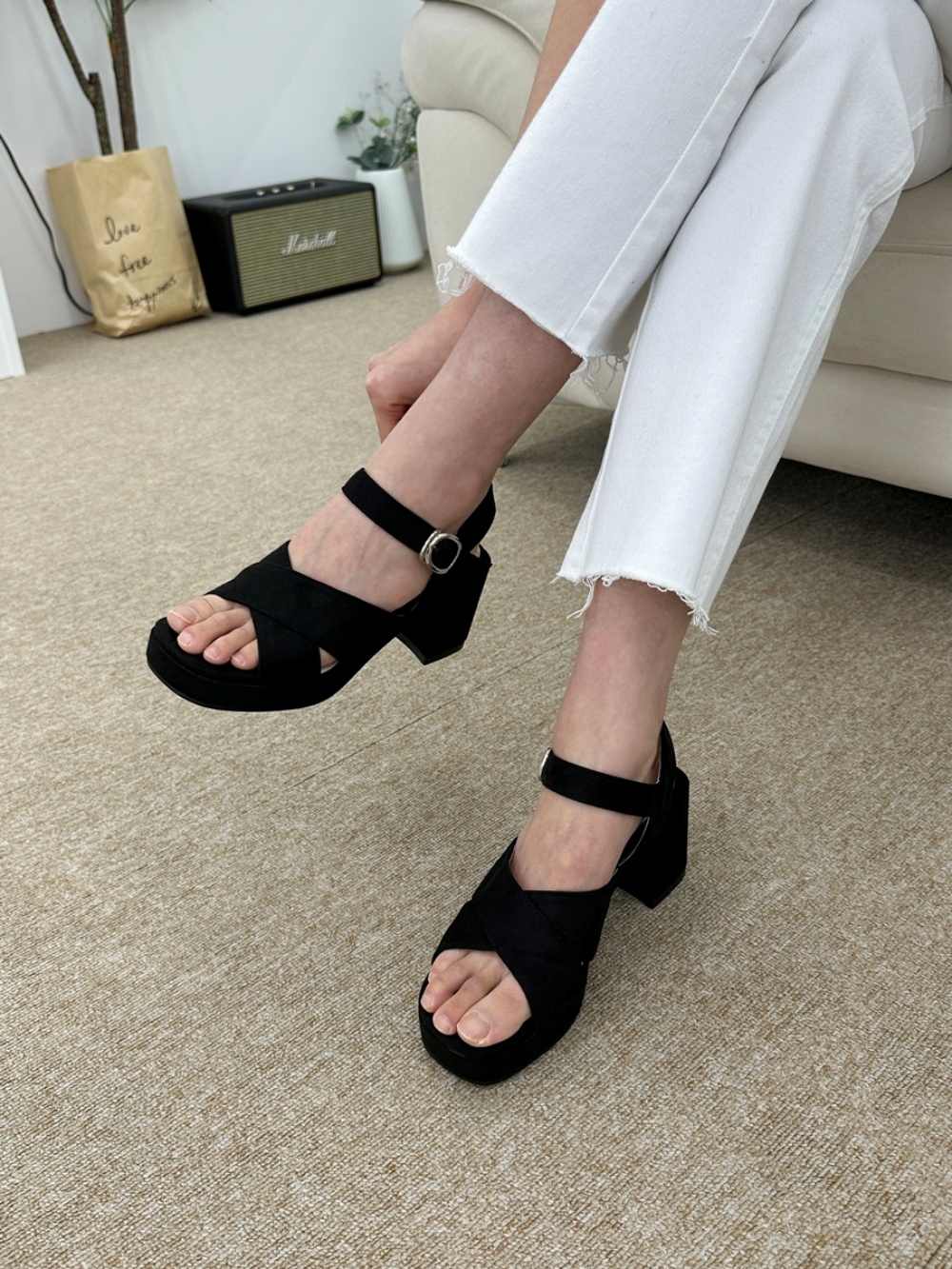 【ALDO】アニマル柄&スエード☆Scarletta☆ミニヒール・サンダル ECCO Offroad Upcycle ウィメンズ レザーハイキングサンダル