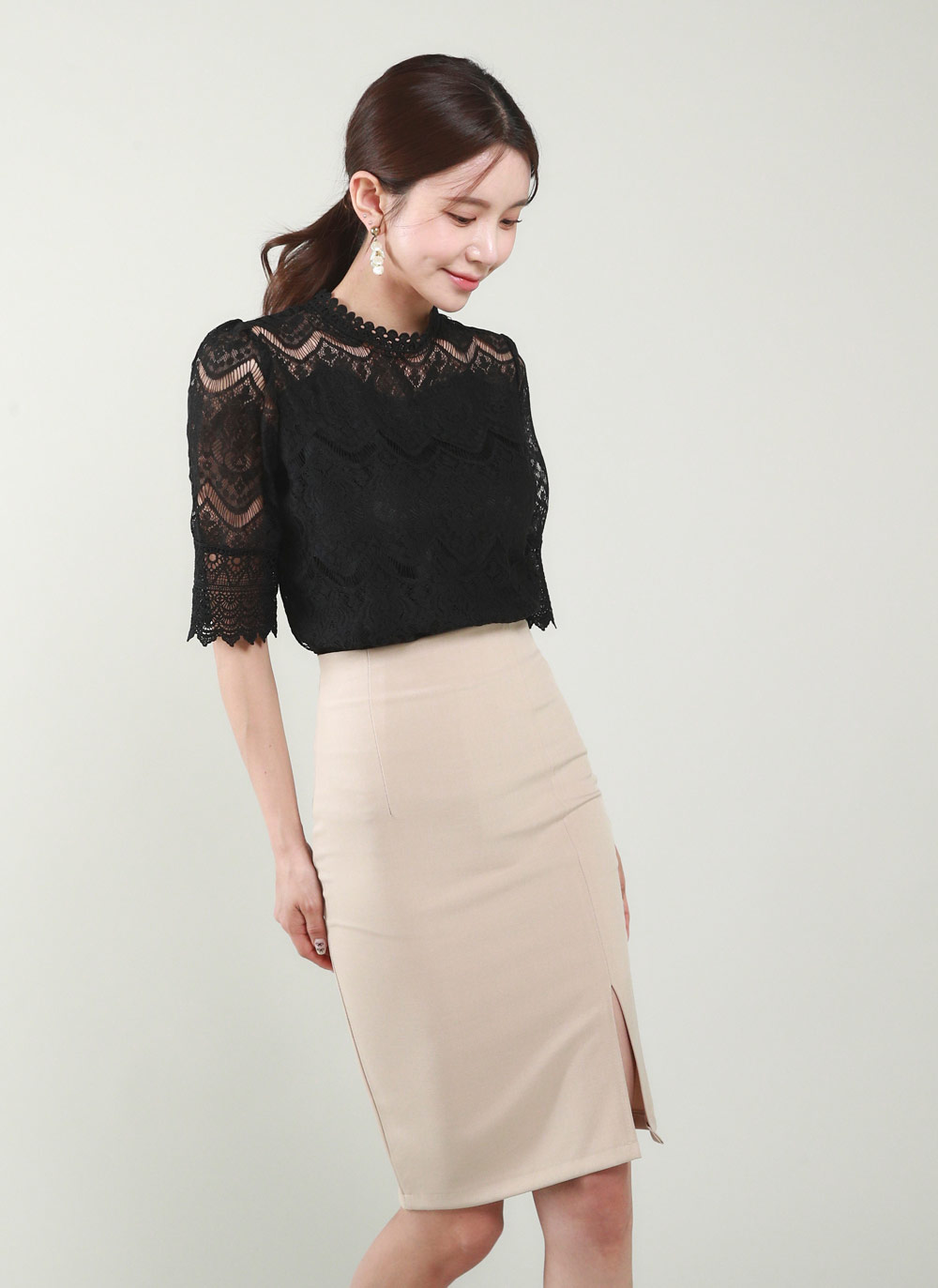 半袖スカラップレースブラウス | レディースファッション通販 - DHOLIC