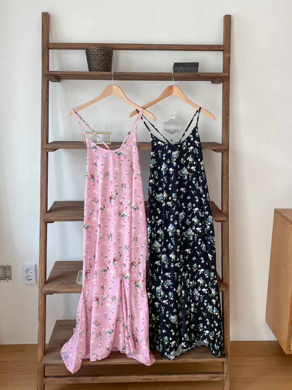 CHICWISH(シックウィッシュ)｜バックリボン花柄キャミワンピース バックリボン花柄キャミワンピース | レディースファッション