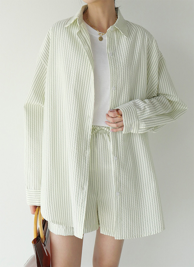 boohoo ストライプ ジャージーシャツ＆ショートパンツセット boohoo ストライプ ジャージーシャツ＆ショートパンツセット