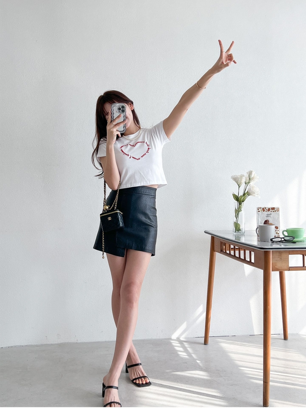 ハートレタリング刺繍半袖Tシャツ | レディースファッション通販 - DHOLIC