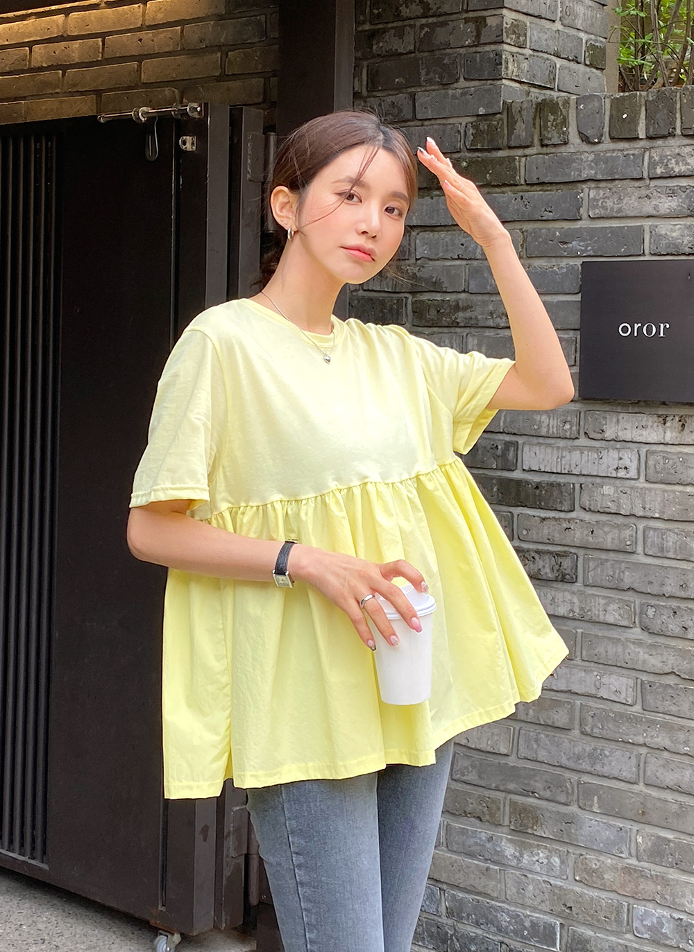 【GU】ジーユー Tシャツ(M)クリーム色/綿100%/プリントTシャツ