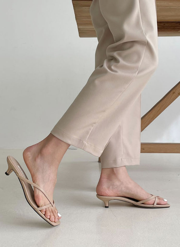 ローヒールスクエアトゥサンダル | レディースファッション通販 - DHOLIC