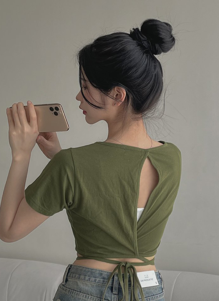 バックカットアウトストラップ半袖Tシャツのサムネイル