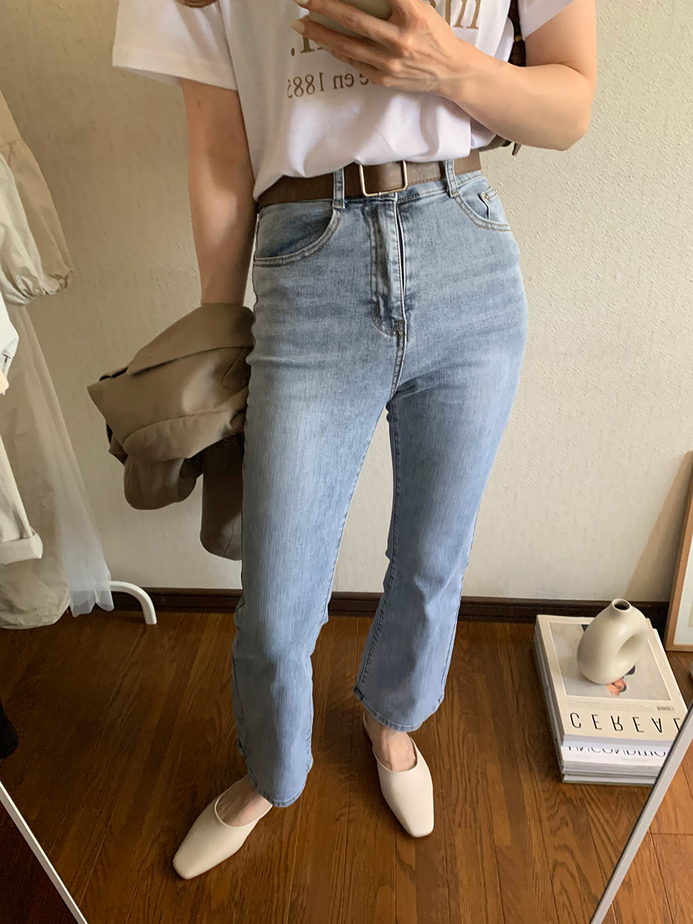 moussyブーツカットデニムパンツ ハイウエストライトブルー MOUSSY ブーツカットデニム ライトブルー - メルカリ