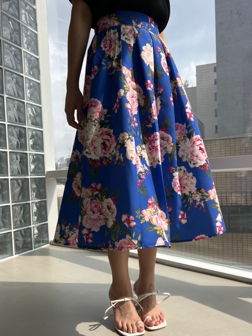 極美品　DOLCE&GABBANA 花柄ひざ丈フレアスカート 極美品 DOLCE&GABBANA 花柄ひざ丈フレアスカート