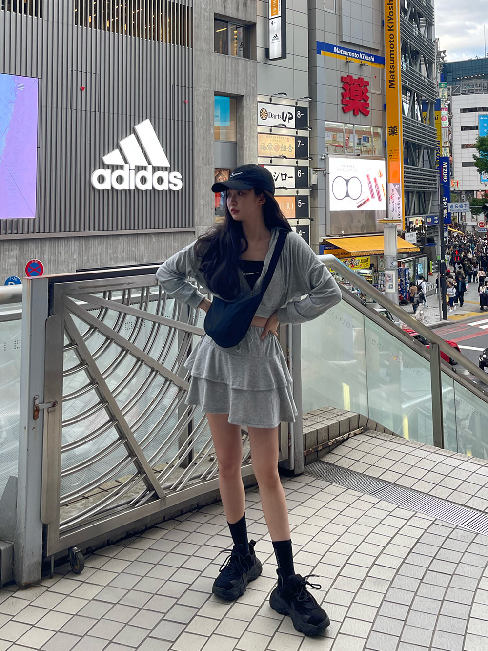 セットアップ　パーカー　スカート　adidas