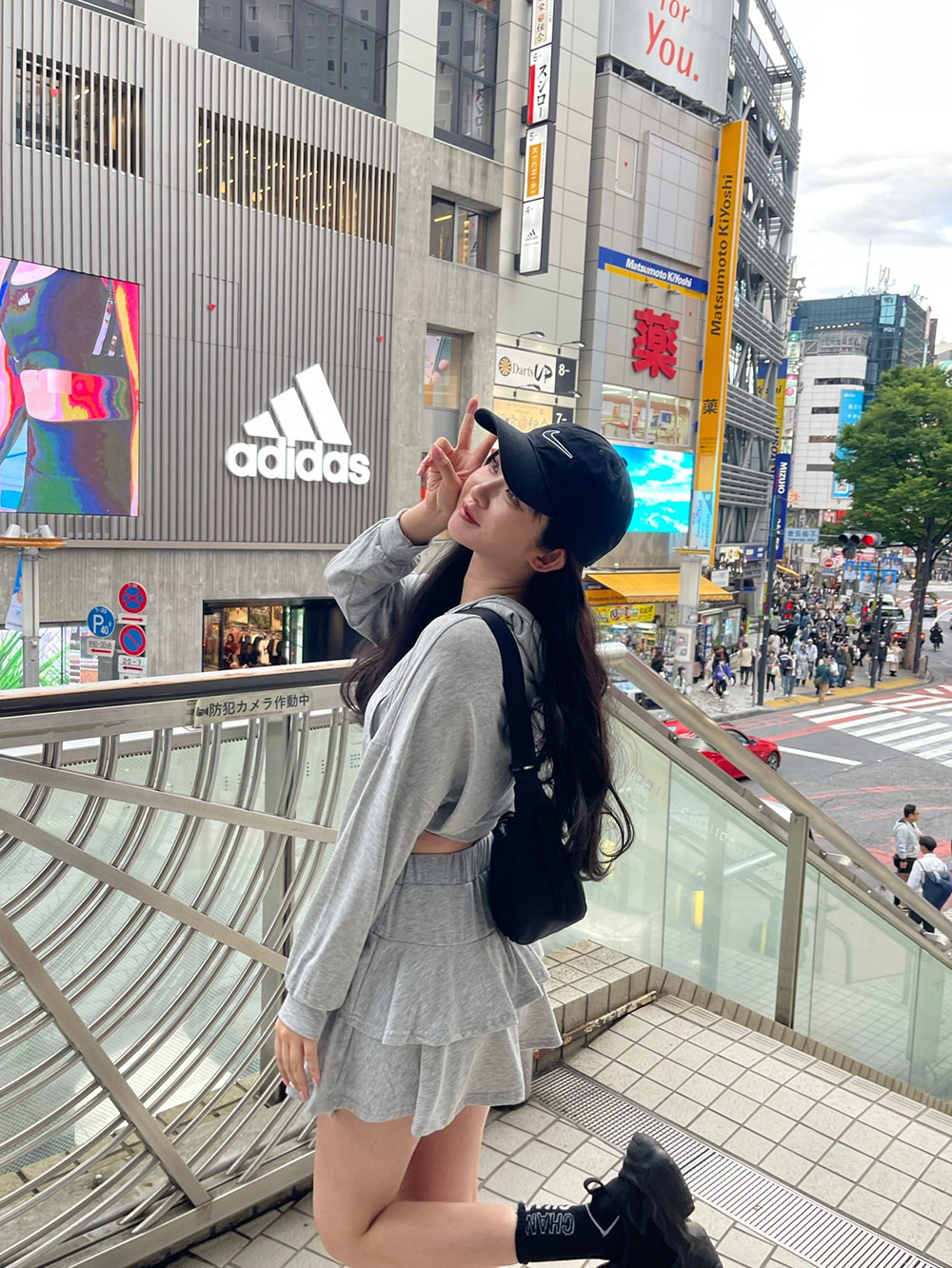 セットアップ　パーカー　スカート　adidas