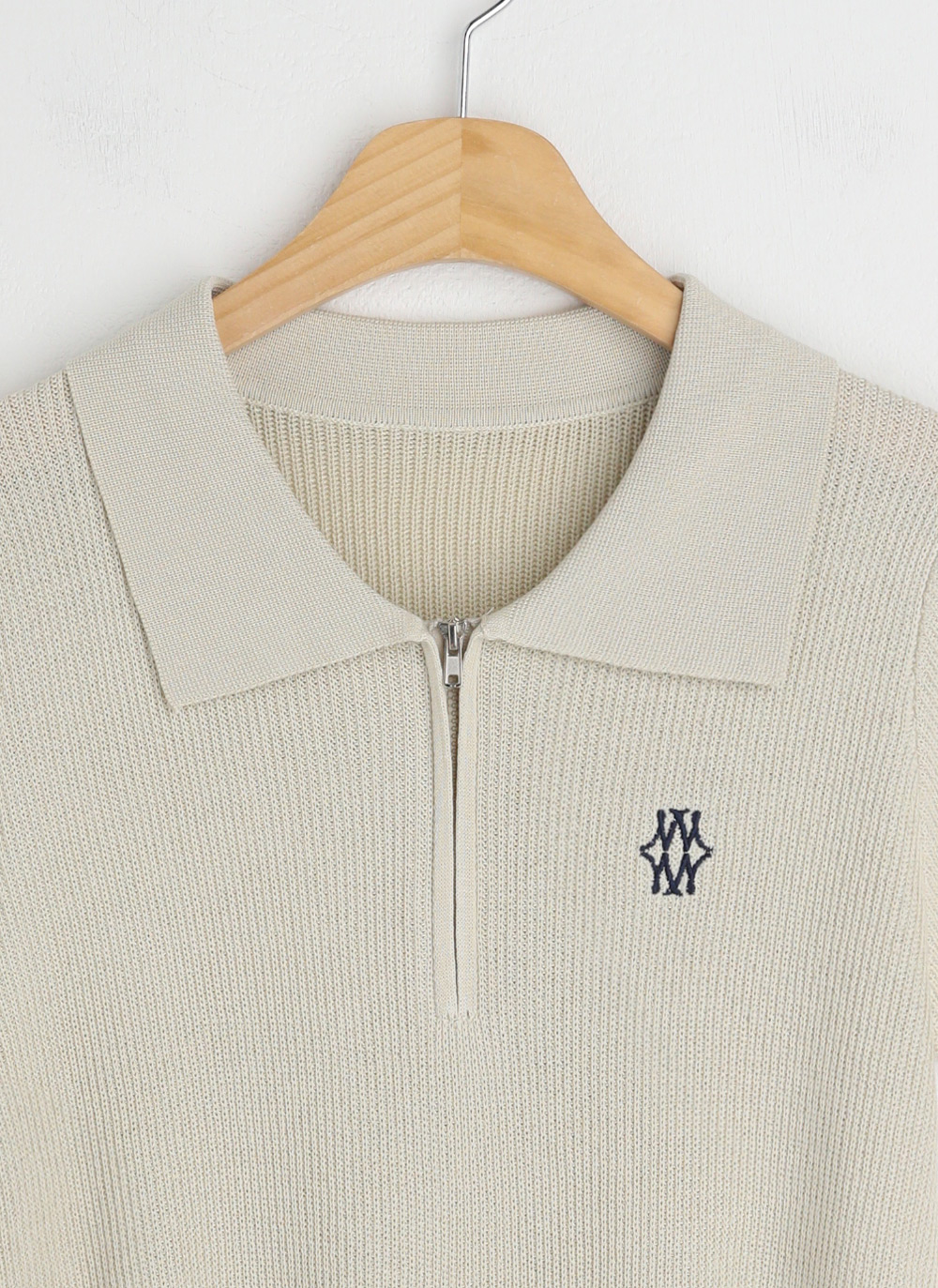 ハーフジップロゴ刺繍ニット | レディースファッション通販 - DHOLIC