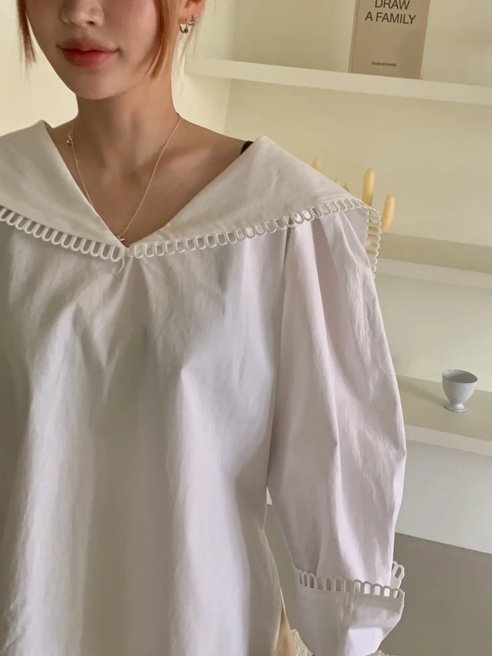 BLOUSE – 美品 TNEWTIES 総柄レース セーラーカラー パールボタン 