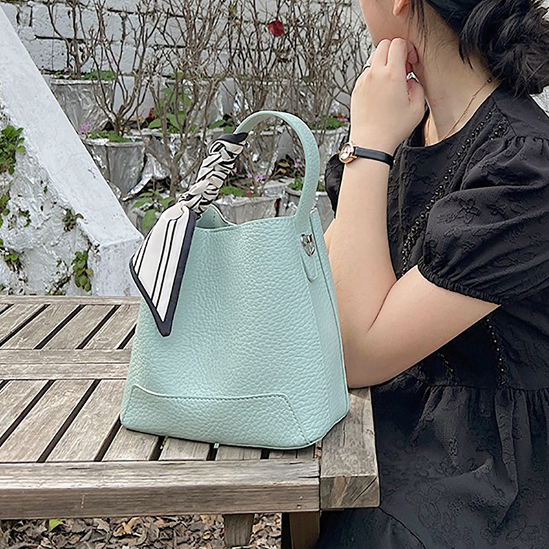 スカーフ&ポーチ付レザー調バッグ | レディースファッション通販