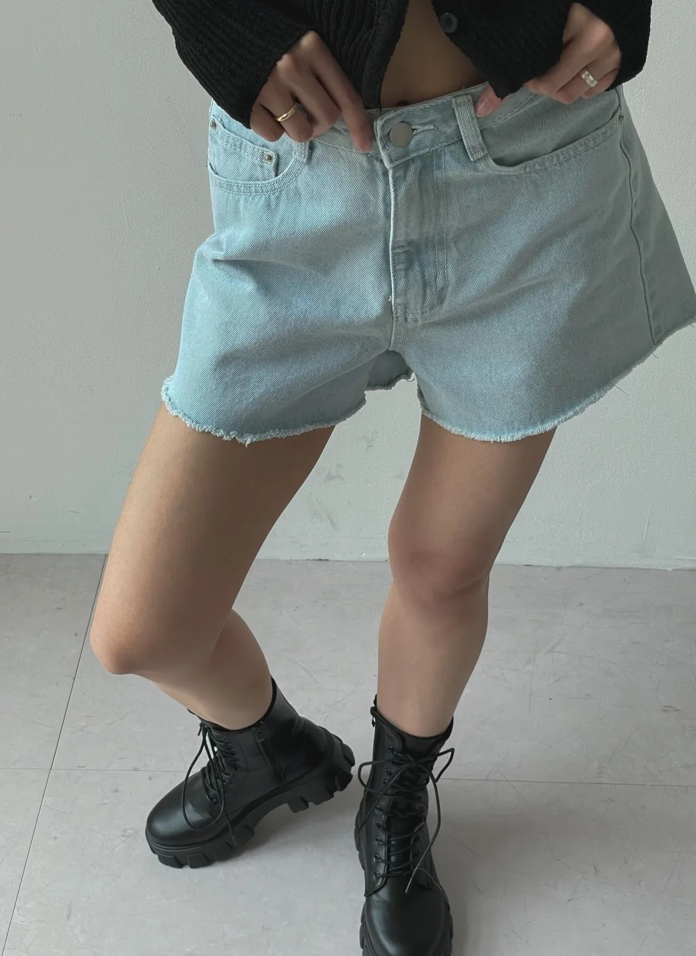 カットオフライトブルーデニムショートパンツ | レディース  