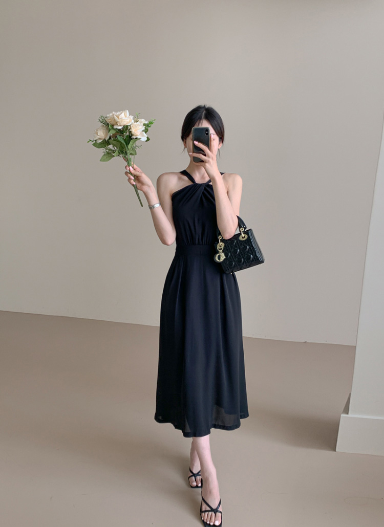 ツイストホルターネックノースリワンピース | レディースファッション