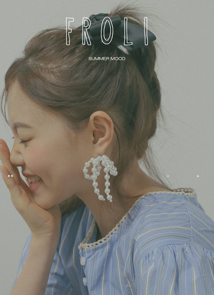 どんなシーンにも Self Portrait リボン＆フェイクパールピアス SELF PORTRAIT】英国発！ Crystal Bow Pearl Earrings リボン