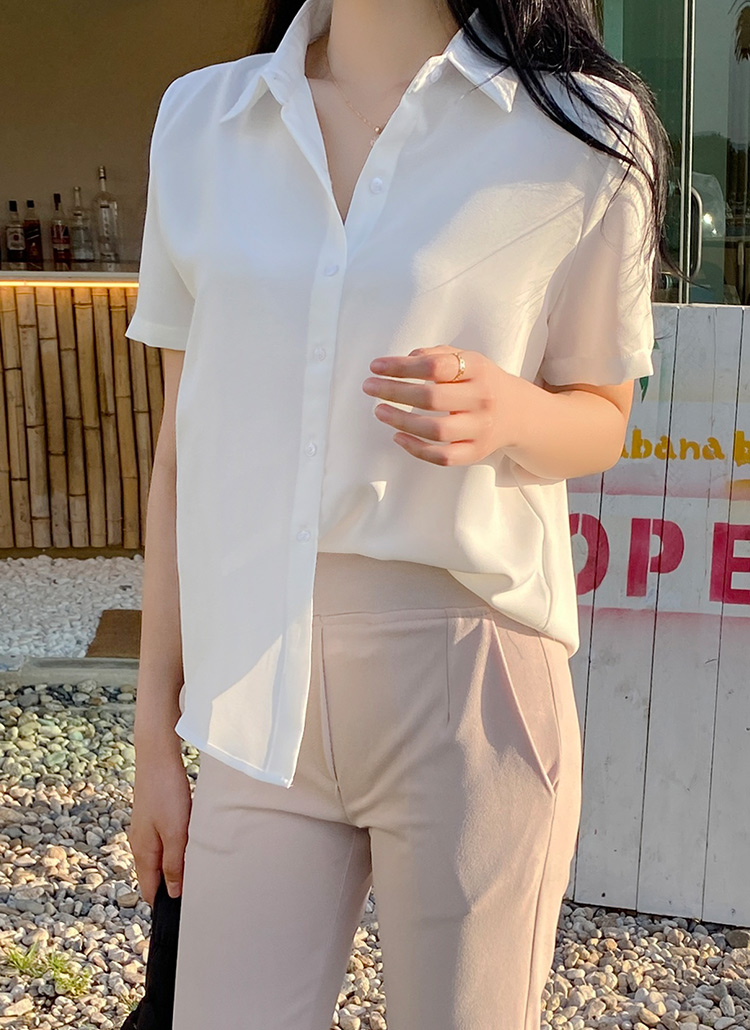 Q 半袖ブラウス  売り切れました Q 半袖ブラウス 売り切れました