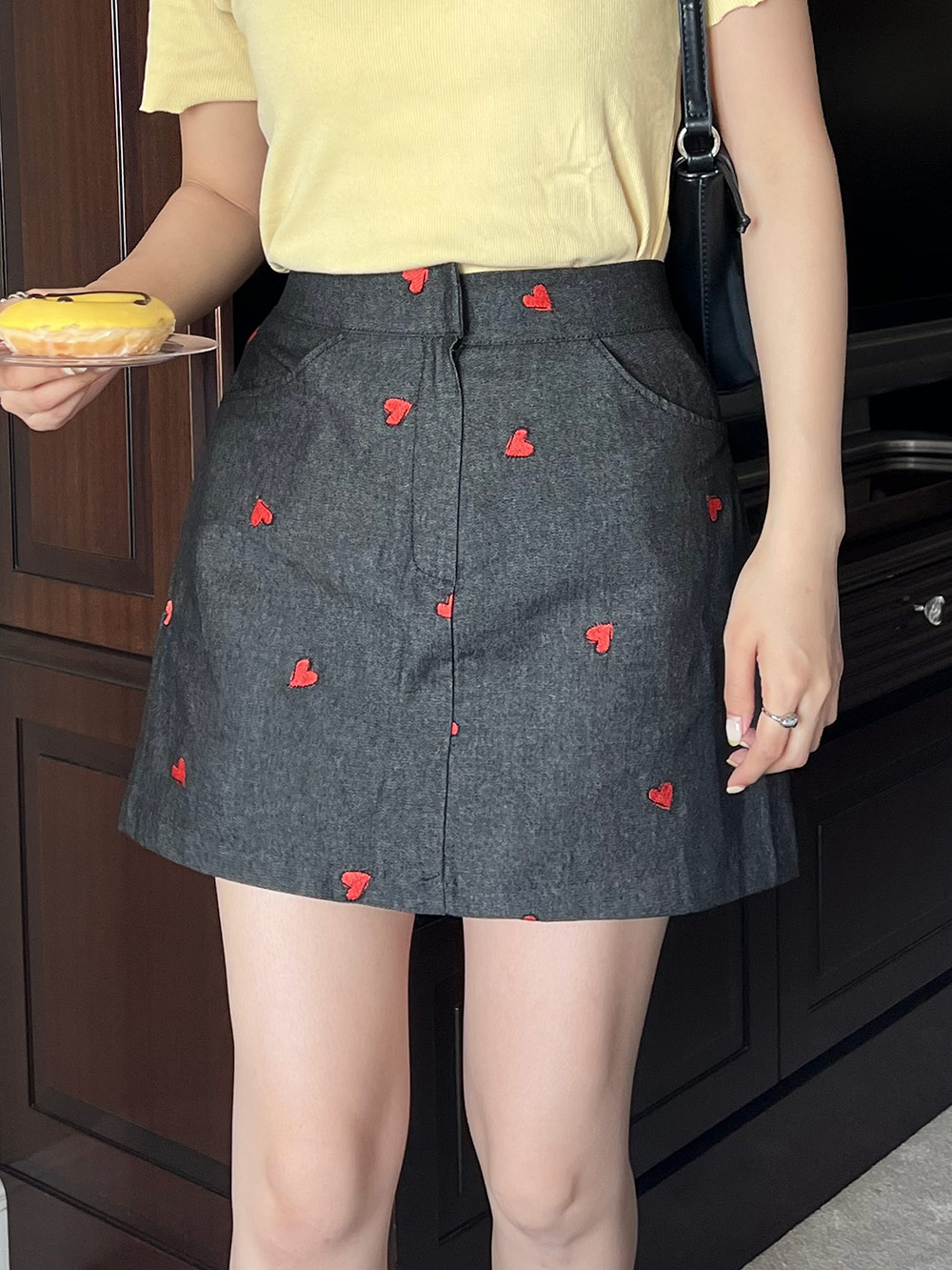 ハート刺繍ミニデニムスカート | レディースファッション通販 - DHOLIC
