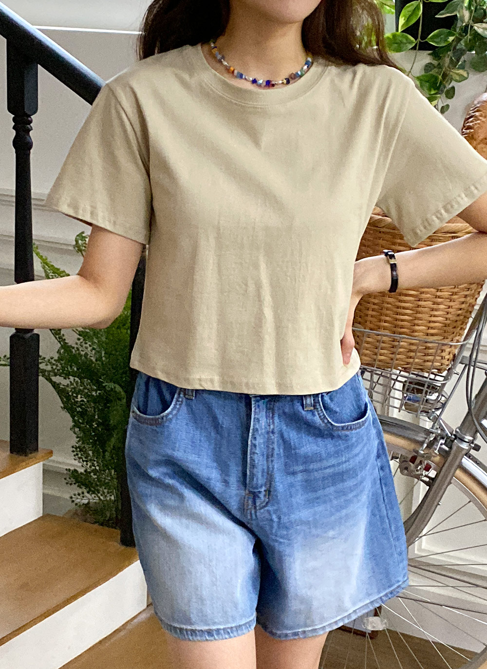 ラウンドネッククロップドTシャツ | レディースファッション通販 - DHOLIC