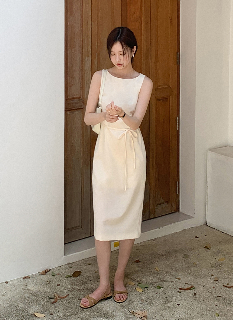 衣装制作ワンピース ノースリーブ オフホワイト ベージュ ソフトオックスノースリーブワンピース - SOÉJU online store｜上質な