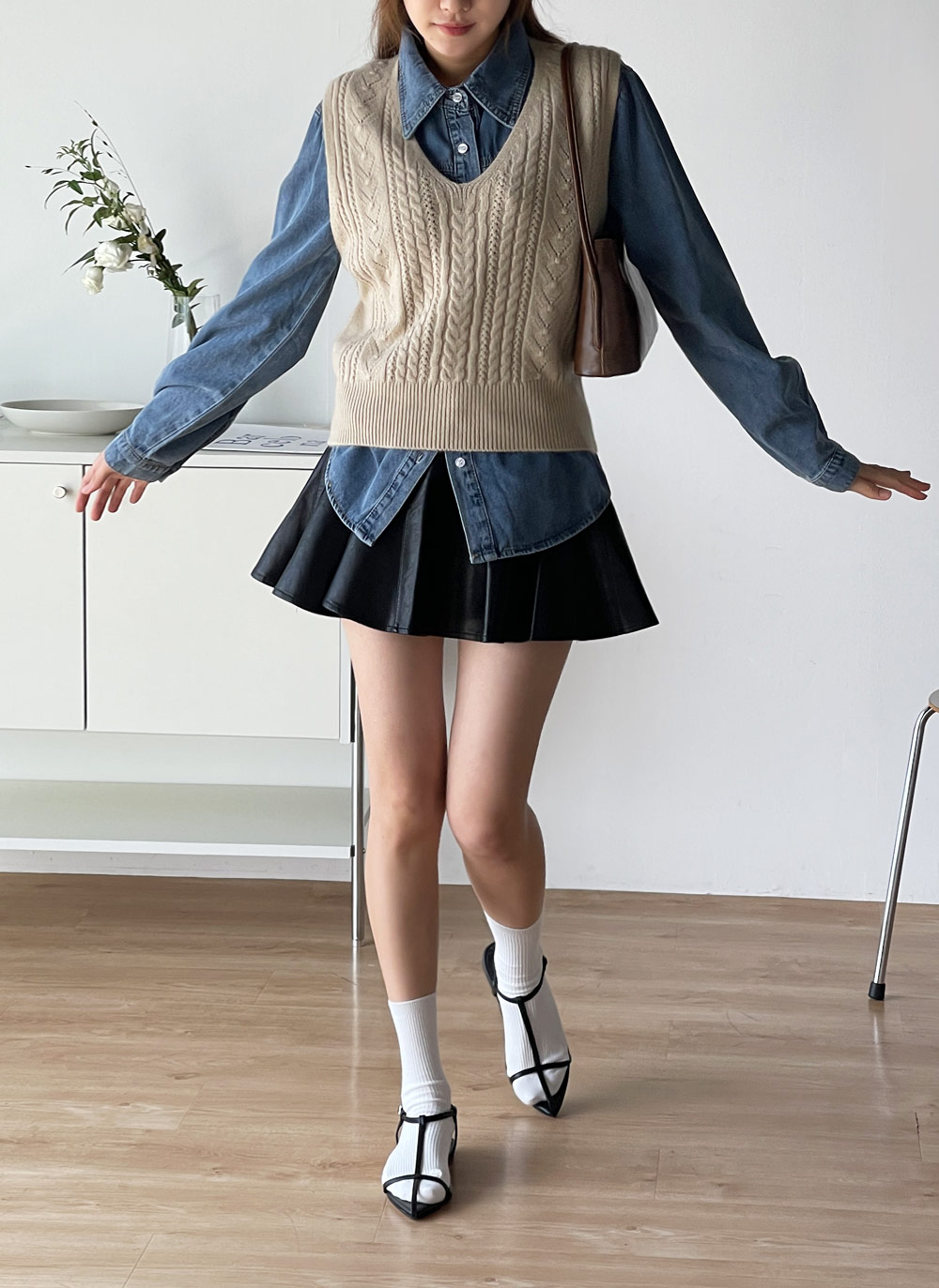 パンツ裏地レザー調ミニスカート | レディースファッション通販 - DHOLIC