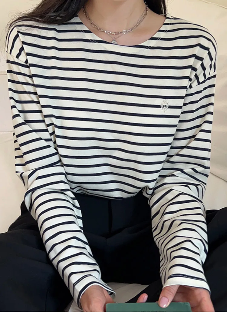 ネイビーボーダー長袖Tシャツ | レディースファッション通販 - DHOLIC
