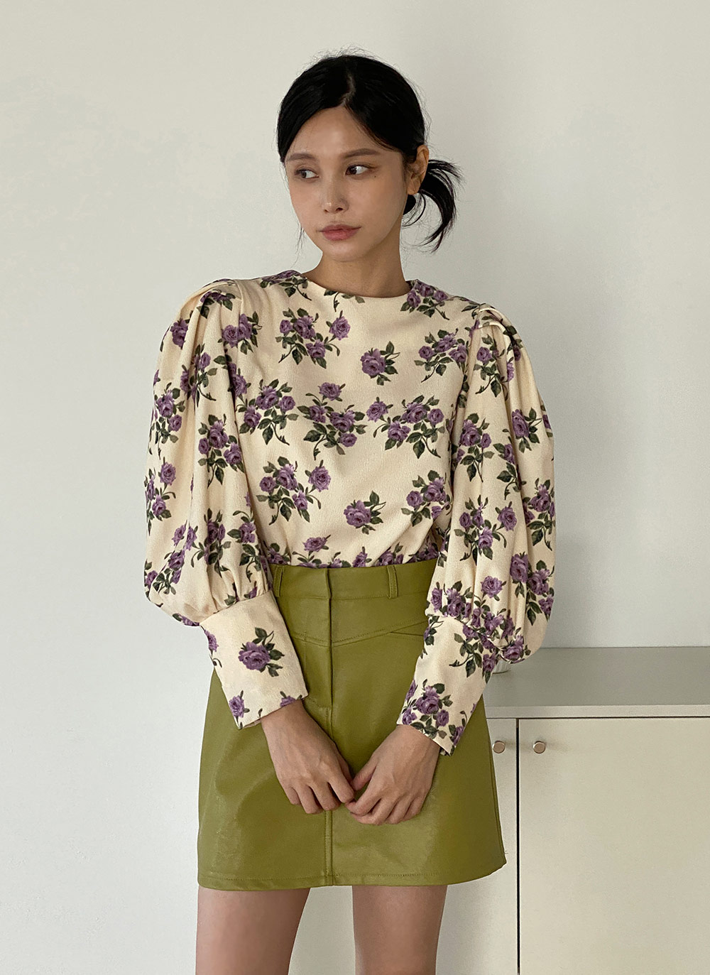 バックボタンローズパフブラウス | DHOLIC | 詳細画像2