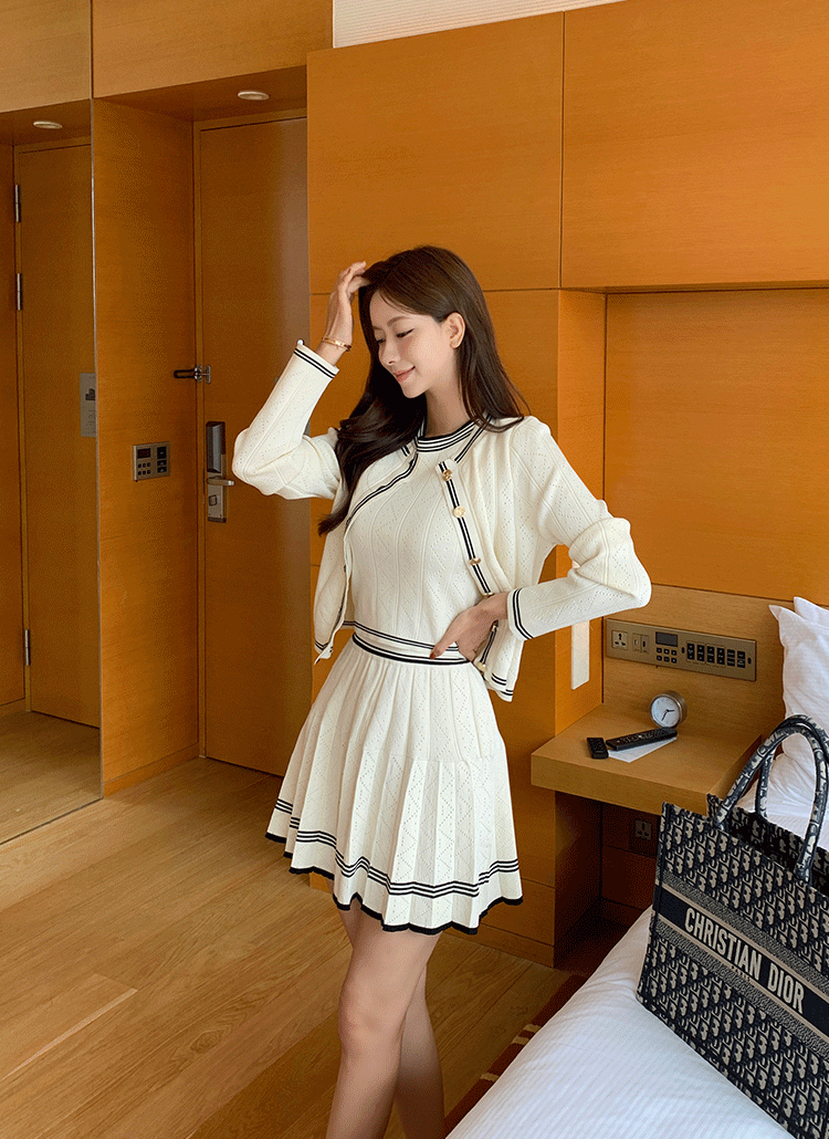 【新品未使用】グリッターニットカーディガン＆Iラインスカート セット売り 1699109_22928484_k3.gif