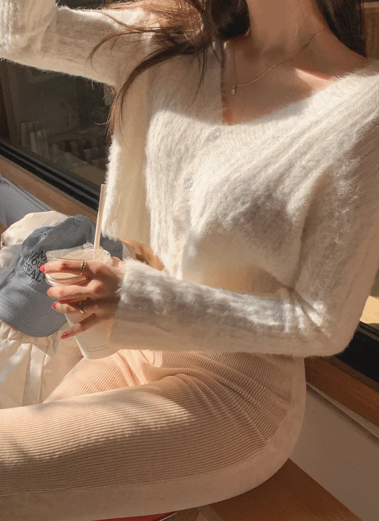 Vネッククロップドアンゴラ風ニットカーディガン | lovesomeone | 詳細画像1