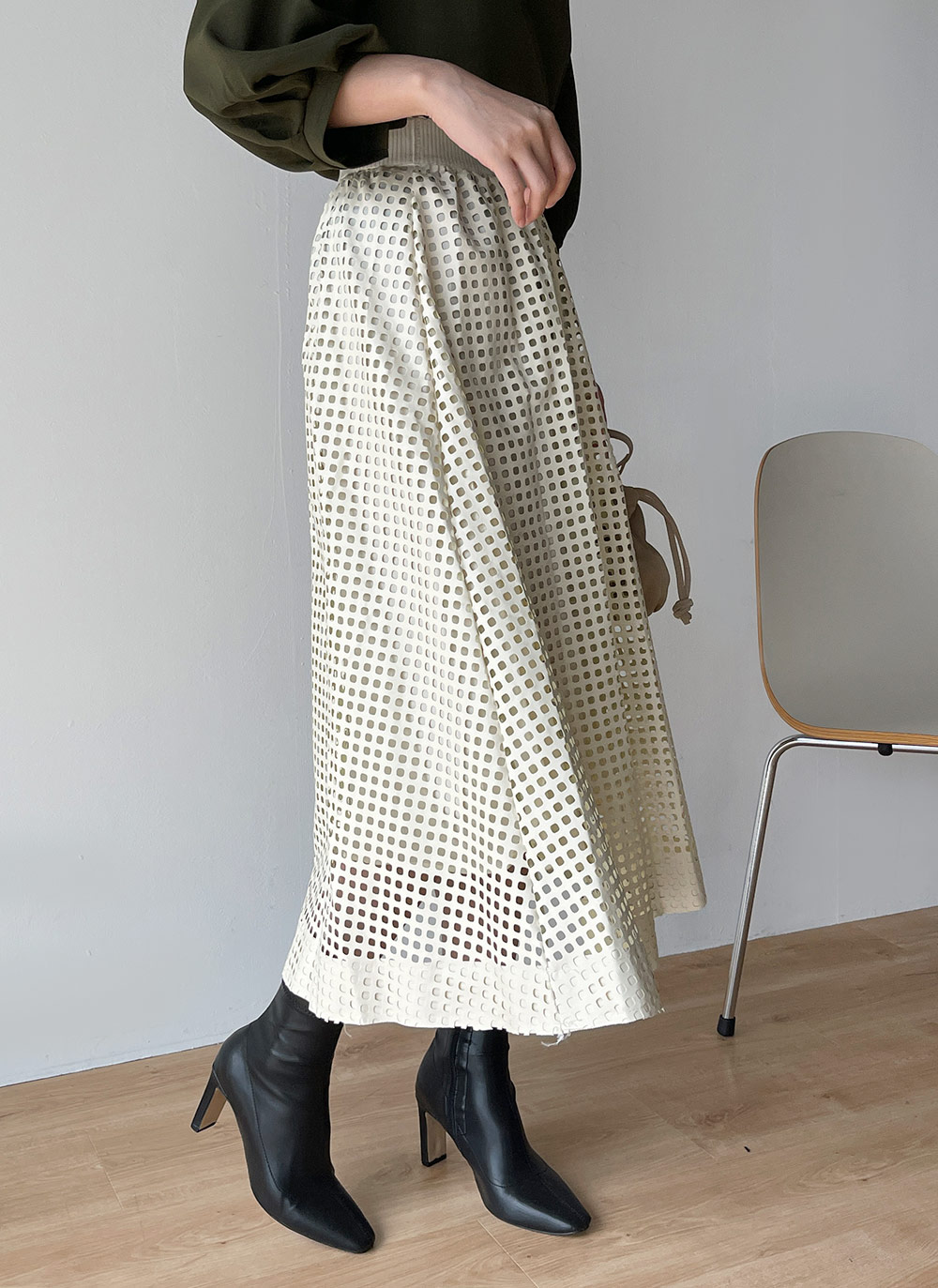 レザー調パンチングフレアスカート | DHOLIC | 詳細画像3