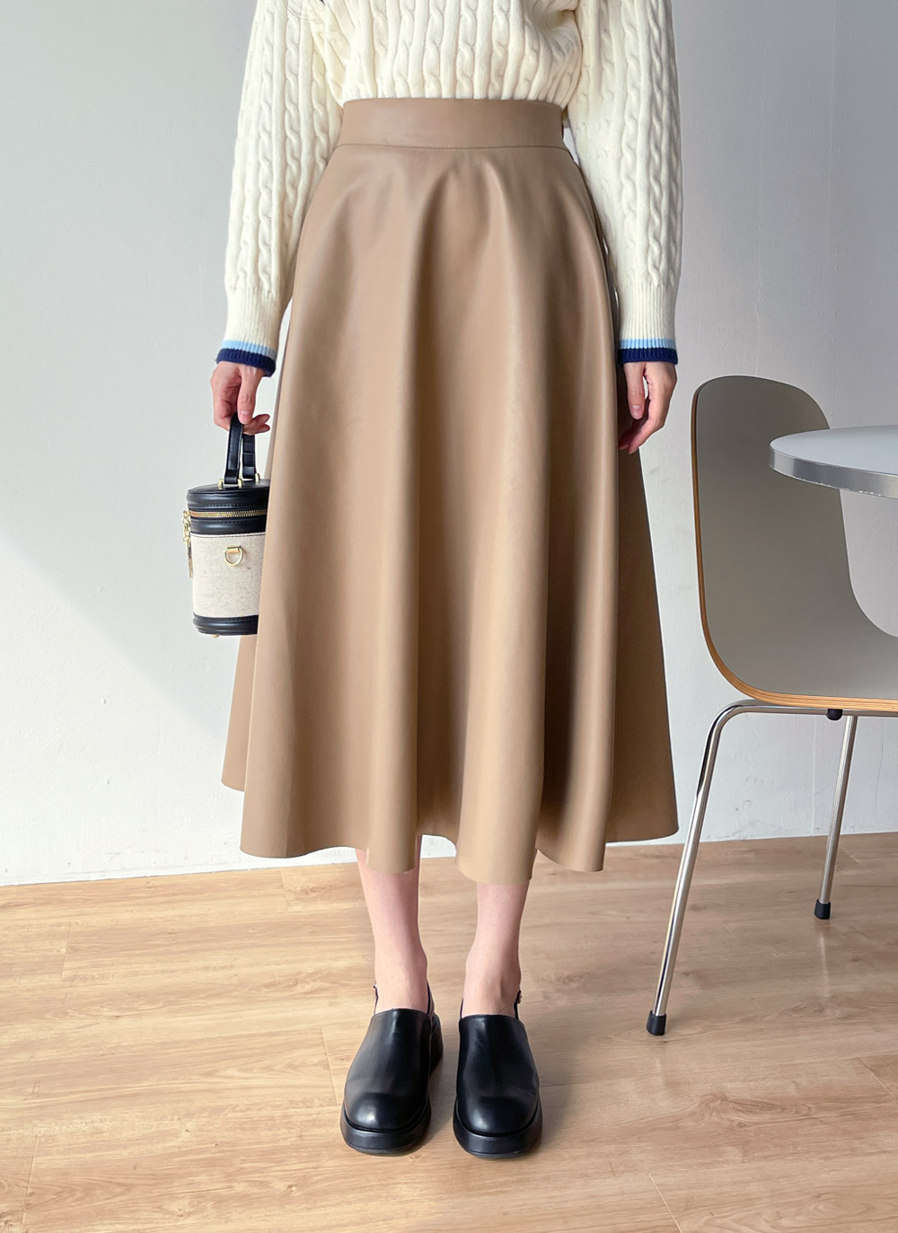 バックゴムレザー調フレアスカート | DHOLIC | 詳細画像5