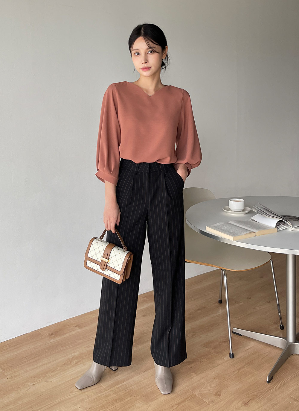 Vネックパフ7分袖ブラウス | DHOLIC | 詳細画像14