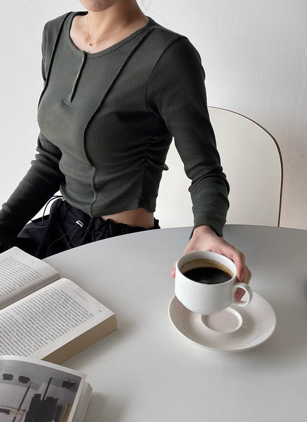 シャーリングヘンリーネックTシャツ | DHOLIC | 詳細画像15