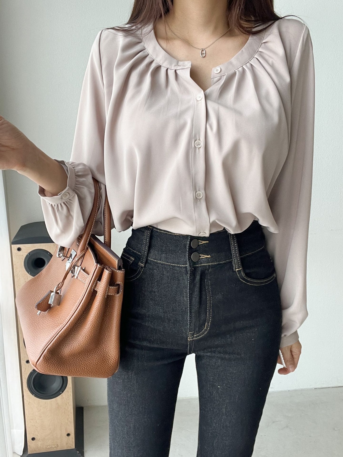 ラウンドネックギャザーブラウス | 詳細画像4