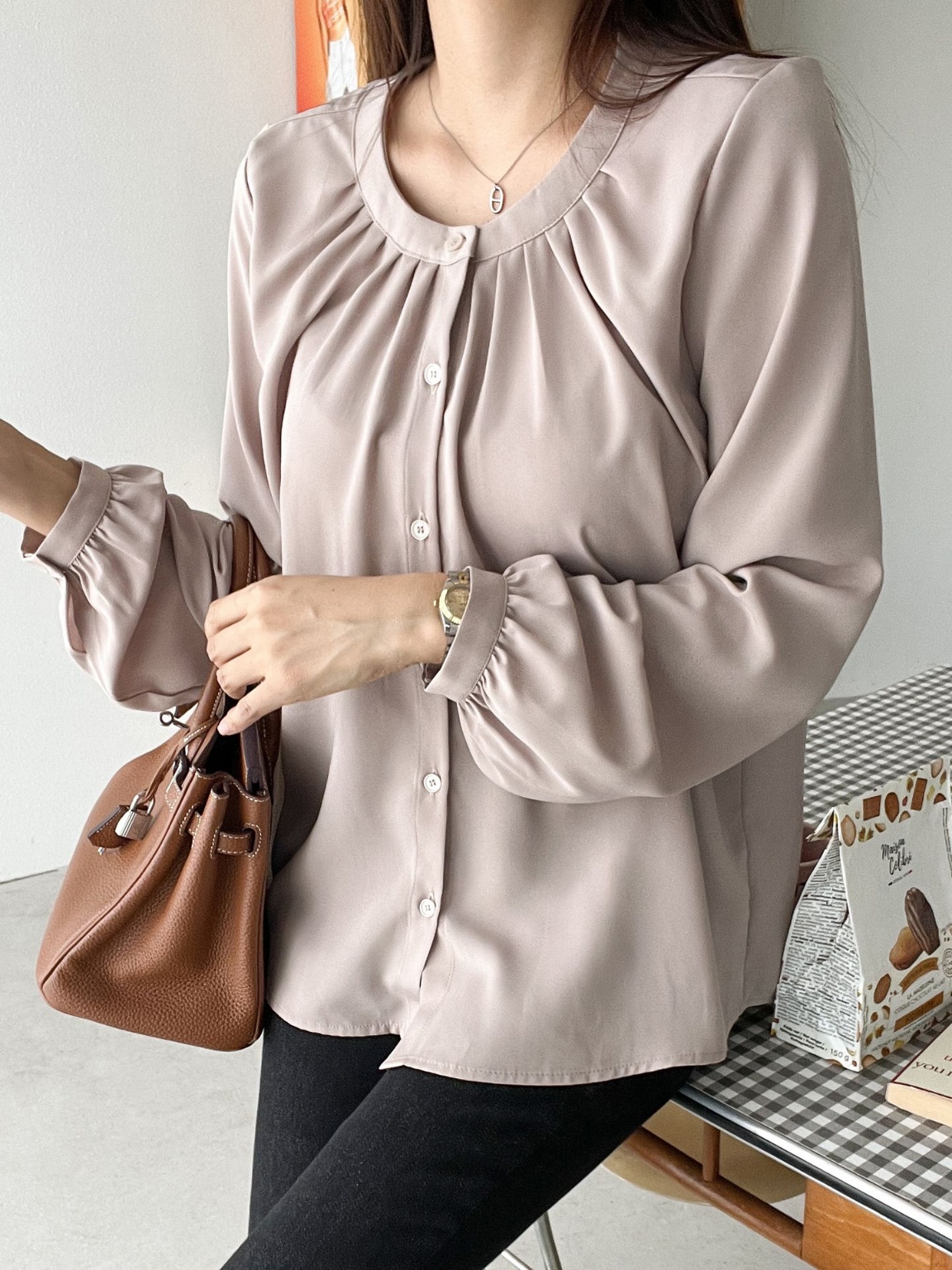 ラウンドネックギャザーブラウス | 詳細画像7