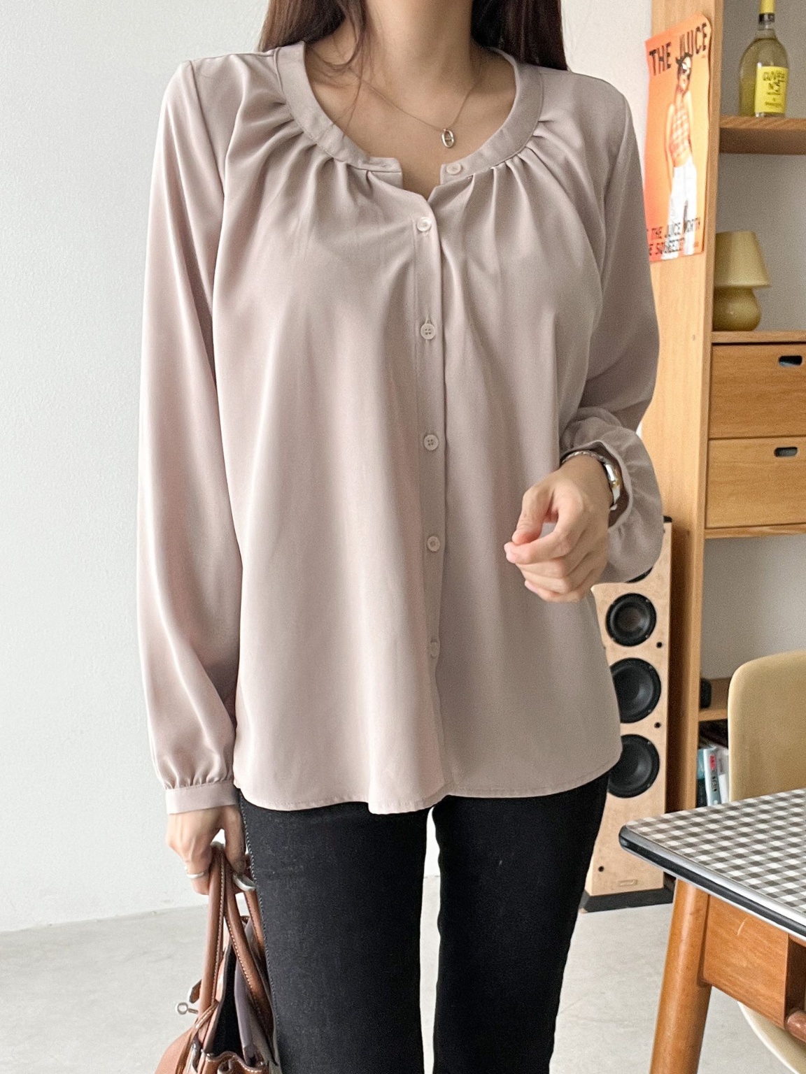 ラウンドネックギャザーブラウス | 詳細画像9