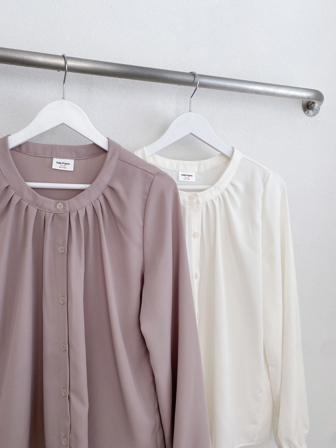 ラウンドネックギャザーブラウス | 詳細画像22