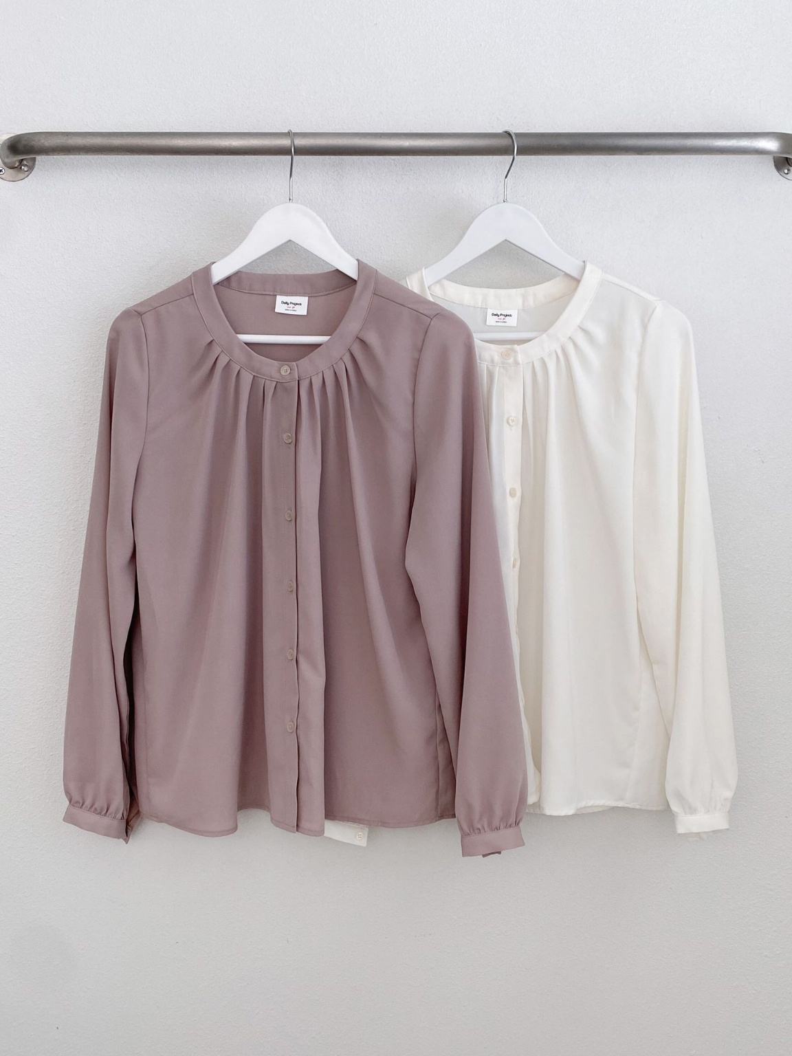 ラウンドネックギャザーブラウス | 詳細画像25