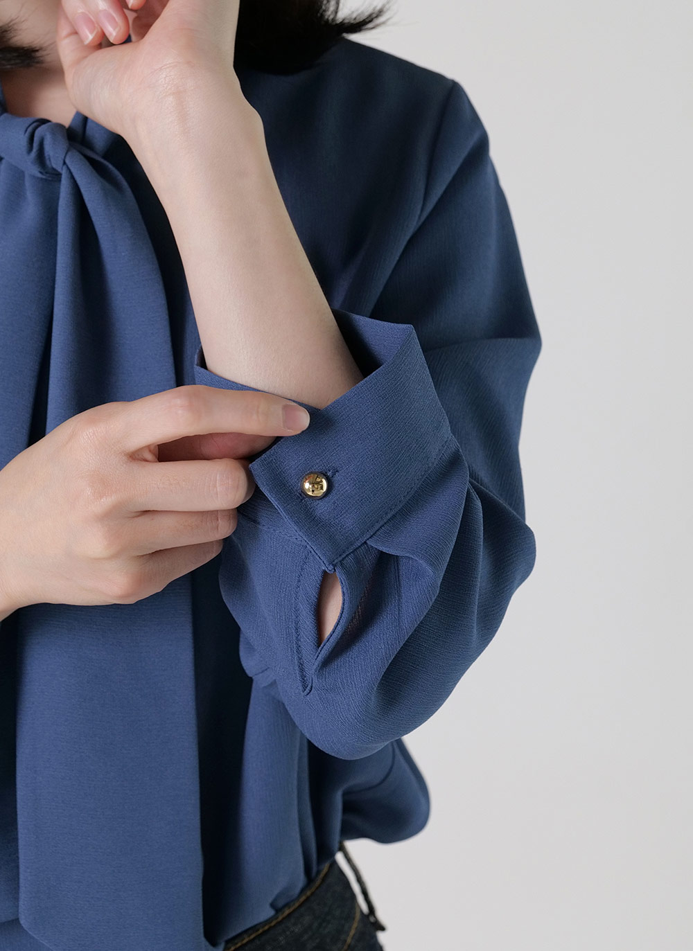 ネックリボンゴールドボタンブラウス | DHOLIC | 詳細画像7