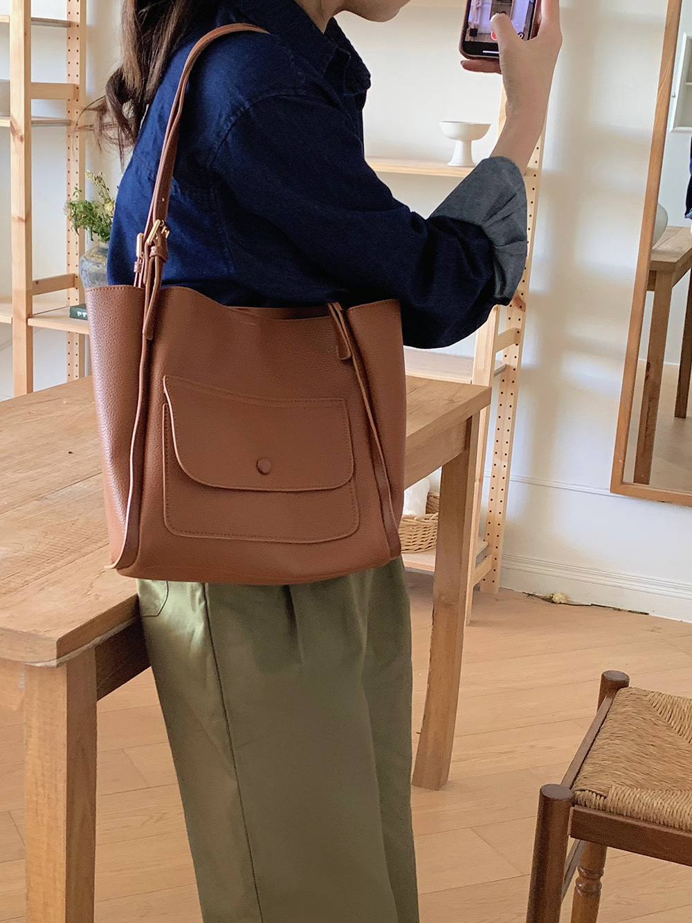 レザー調フラップポケットバッグ | 詳細画像4