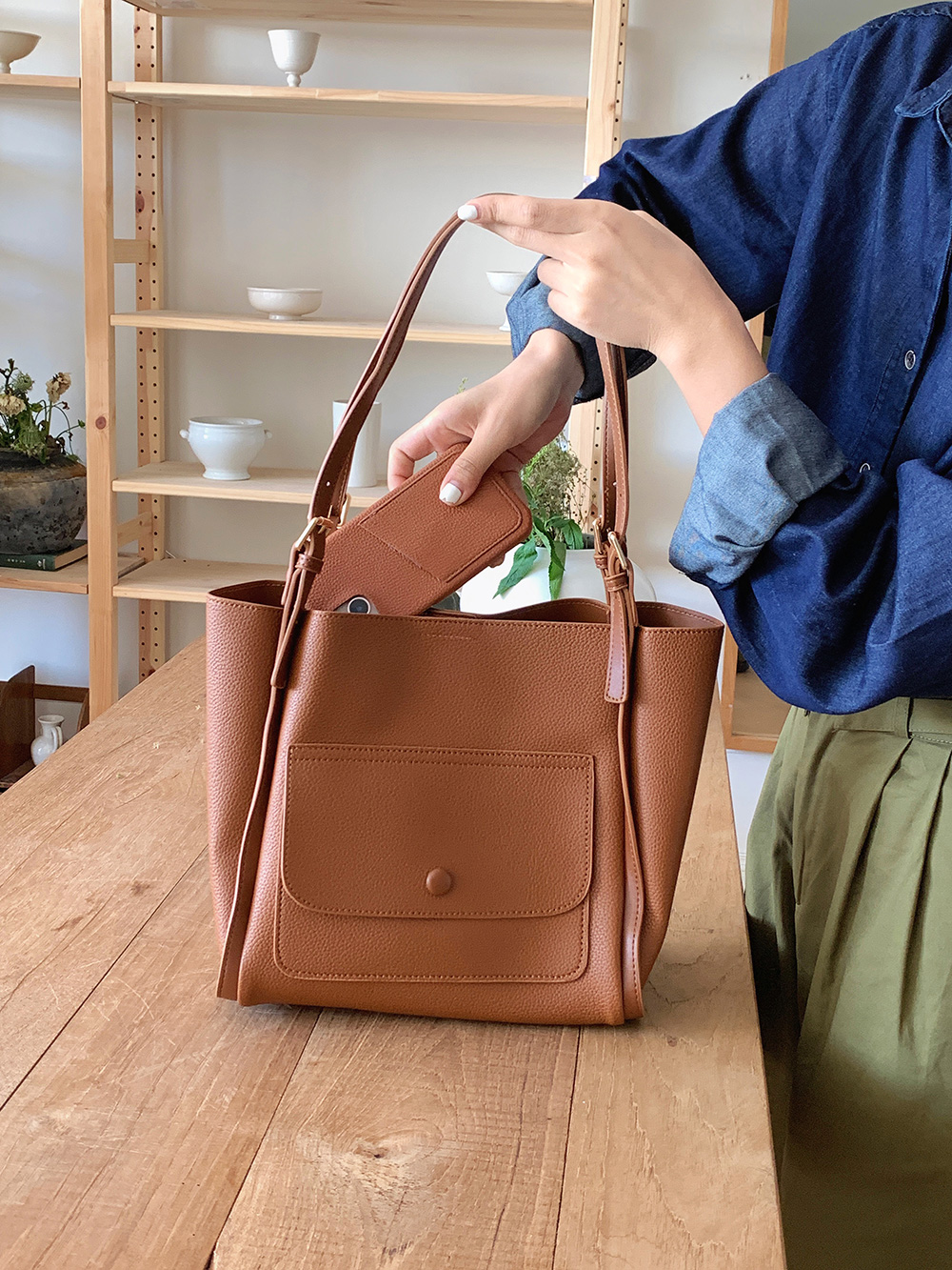 レザー調フラップポケットバッグ | 詳細画像5