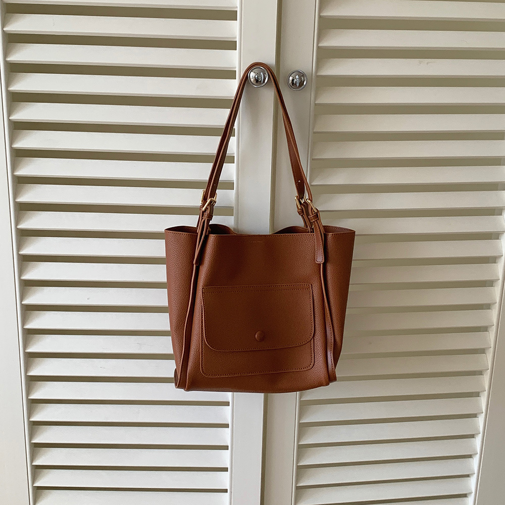 レザー調フラップポケットバッグ | 詳細画像13