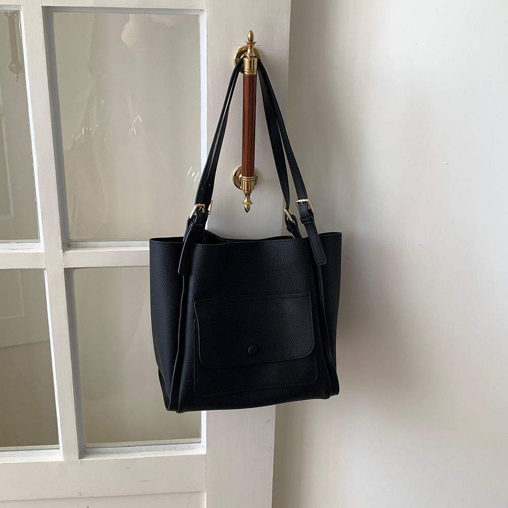 レザー調フラップポケットバッグ | 詳細画像15