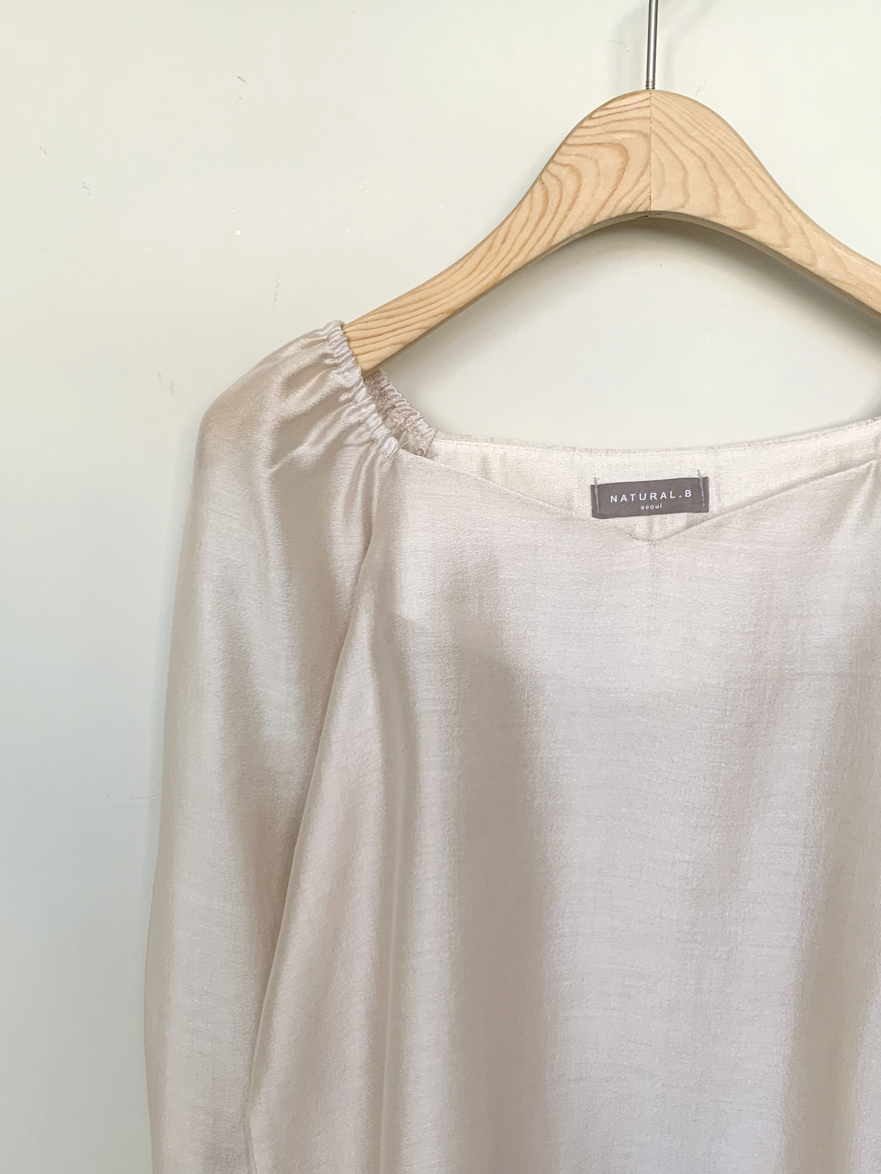 テンセル混ハートネックシルキーブラウス | 詳細画像25