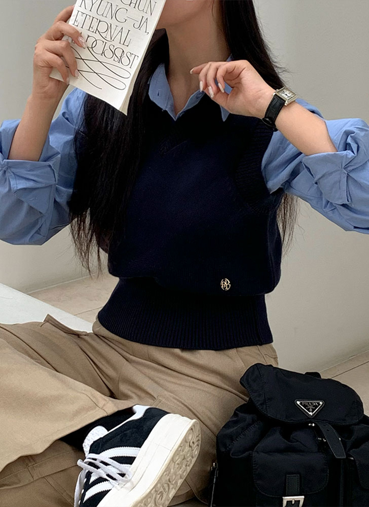 【未使用】1PIU1UGUALE3 GOLF ビッグロゴVネックニットベスト 4 未使用】1PIU1UGUALE3 GOLF ビッグロゴVネックニットベスト 4