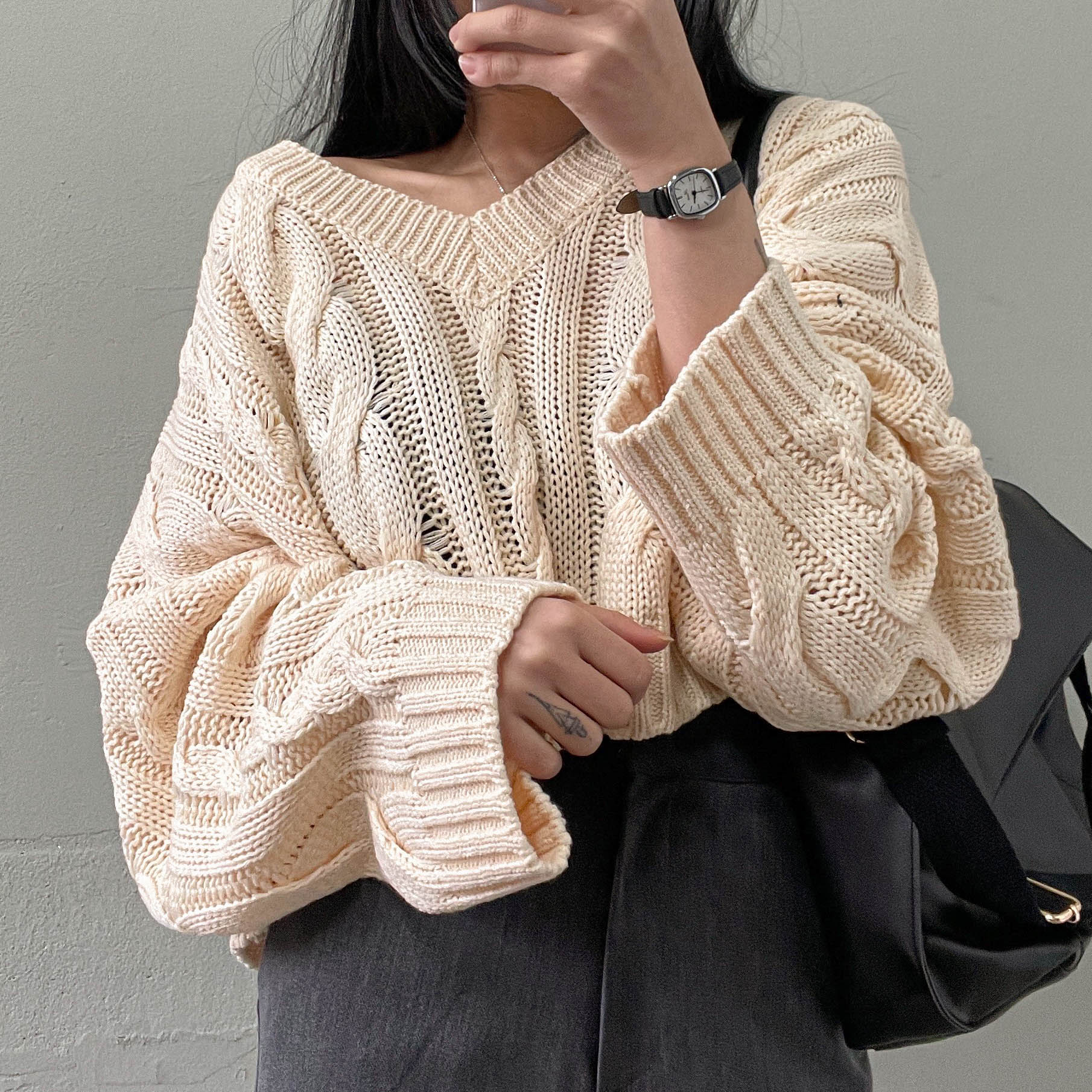 Vネッククロップドケーブルニット | レディースファッション通販 - DHOLIC