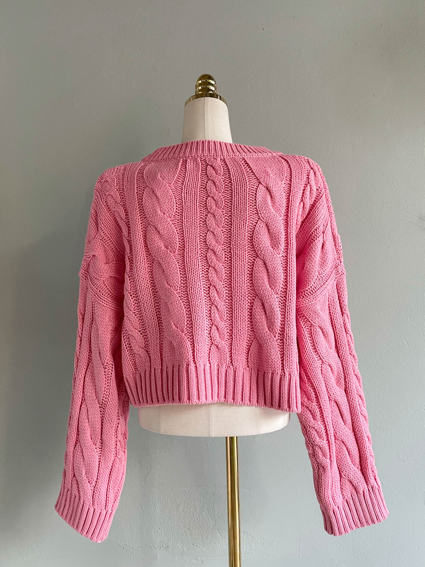 Vネッククロップドケーブルニット | レディースファッション通販 - DHOLIC