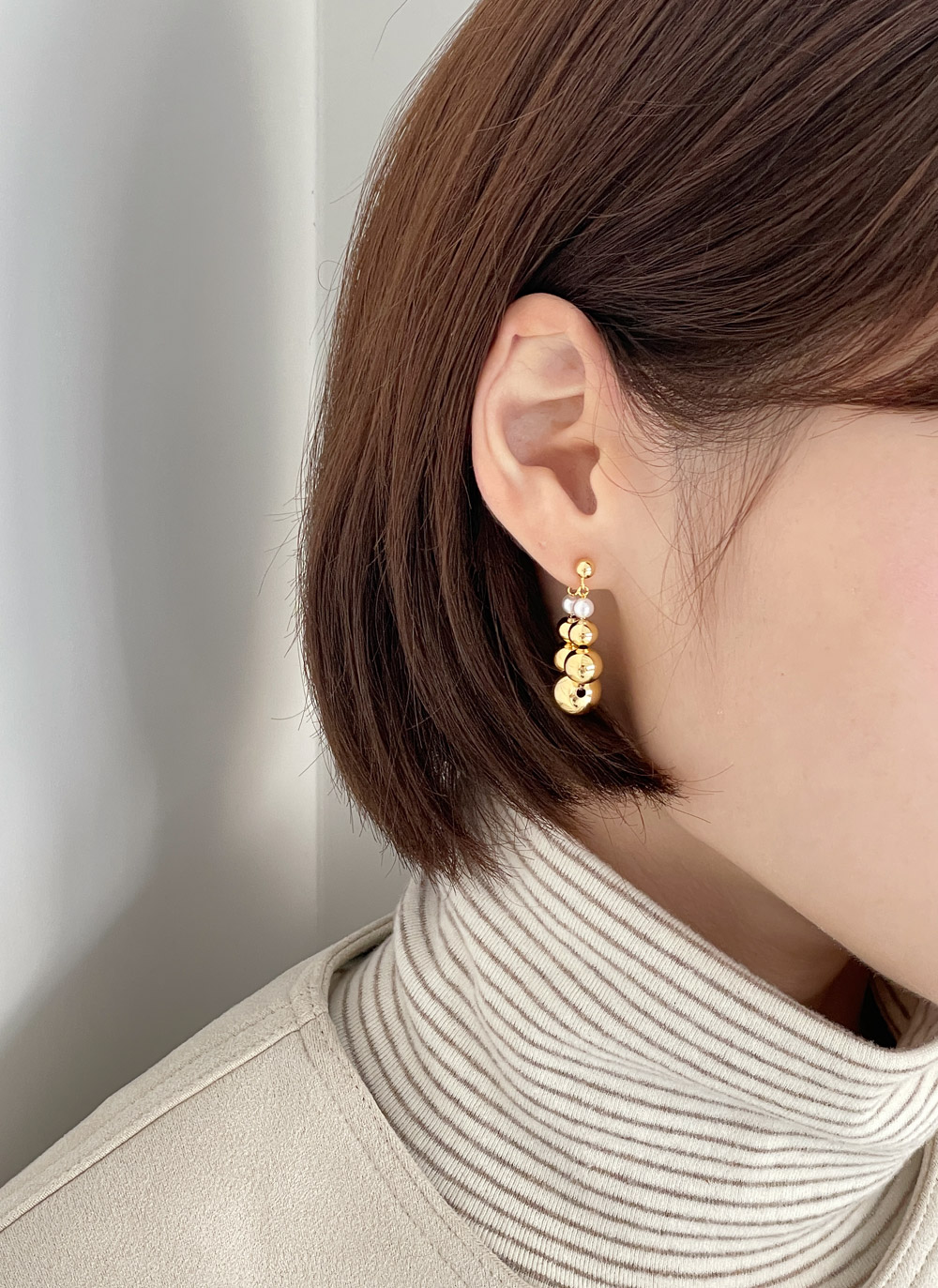 フェイクパールボールフープピアス | レディースファッション通販 - DHOLIC