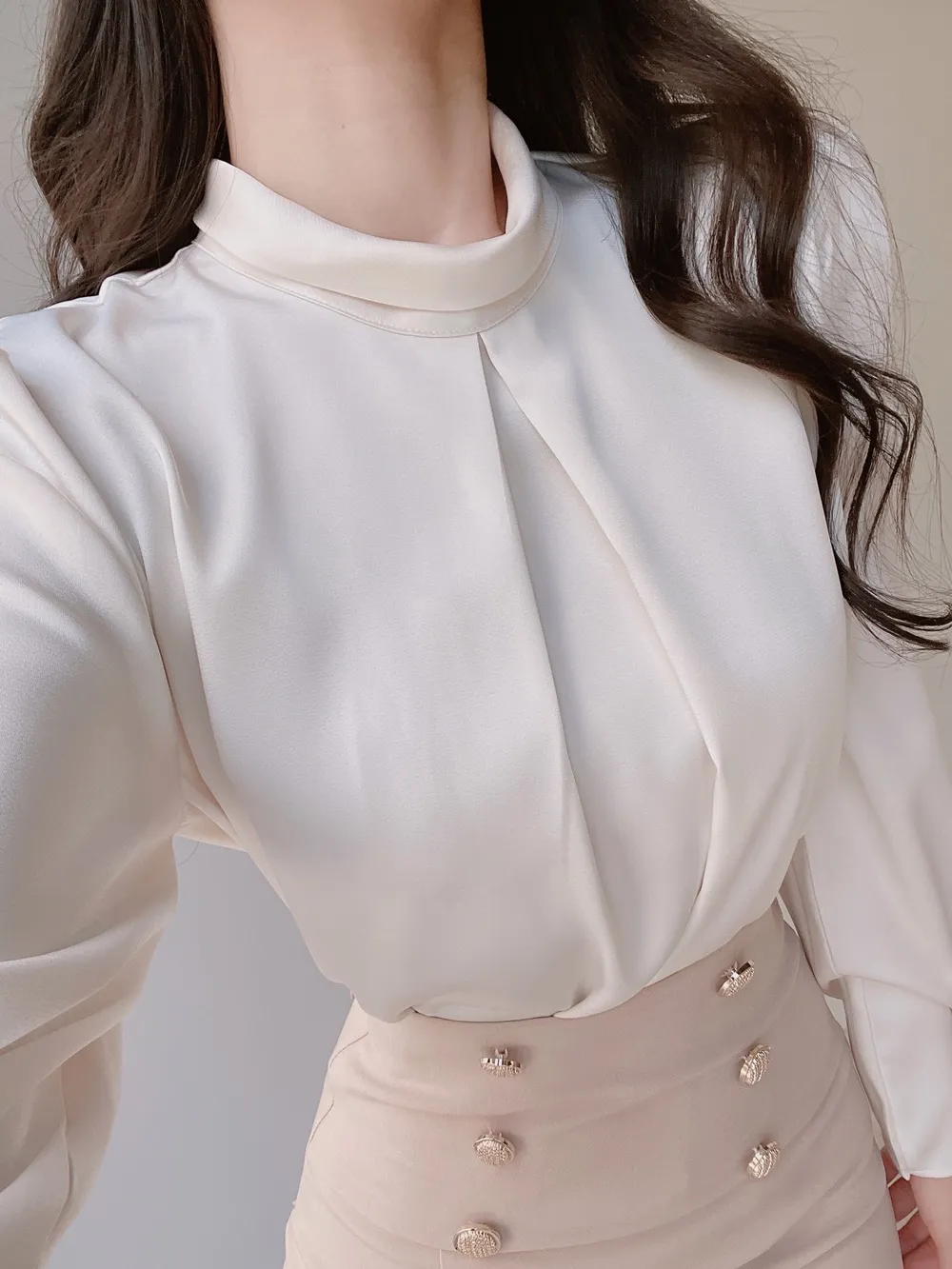 ハイネックサテンパフ長袖ブラウス | mirangmirang | 詳細画像12